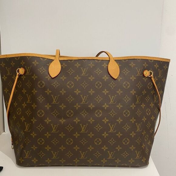 Louis Vuitton Handbags - Louis Vuitton Women Pre-Loved Bag Very Good Condition